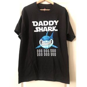 Daddy Shark Father’s Day T-shirt Men’s Size Large